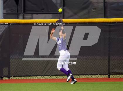 Thumbnail 3 in Guyer vs. Weslaco (UIL 6A Softball Semifinal) photogallery.