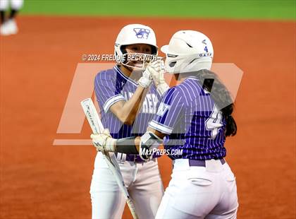 Thumbnail 3 in Guyer vs. Weslaco (UIL 6A Softball Semifinal) photogallery.