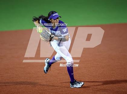 Thumbnail 1 in Guyer vs. Weslaco (UIL 6A Softball Semifinal) photogallery.