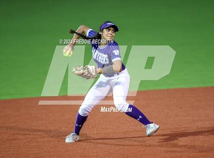 Thumbnail 3 in Guyer vs. Weslaco (UIL 6A Softball Semifinal) photogallery.
