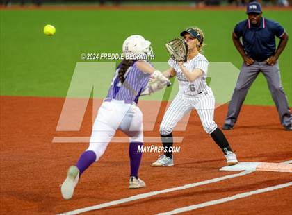 Thumbnail 3 in Guyer vs. Weslaco (UIL 6A Softball Semifinal) photogallery.
