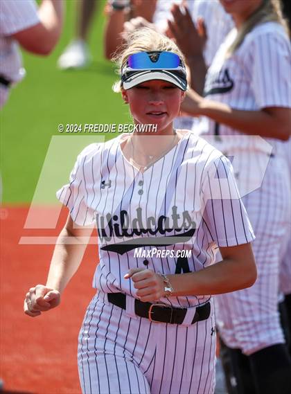 Thumbnail 1 in Guyer vs. Weslaco (UIL 6A Softball Semifinal) photogallery.