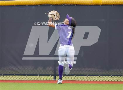 Thumbnail 3 in Guyer vs. Weslaco (UIL 6A Softball Semifinal) photogallery.