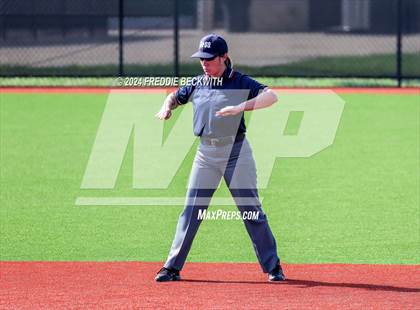 Thumbnail 2 in Guyer vs. Weslaco (UIL 6A Softball Semifinal) photogallery.