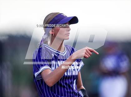 Thumbnail 2 in Guyer vs. Weslaco (UIL 6A Softball Semifinal) photogallery.