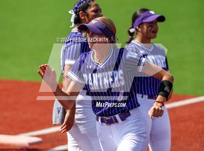 Thumbnail 2 in Guyer vs. Weslaco (UIL 6A Softball Semifinal) photogallery.