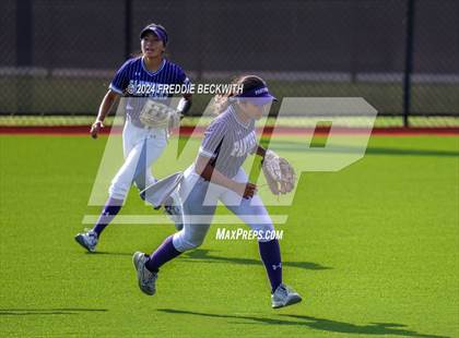 Thumbnail 2 in Guyer vs. Weslaco (UIL 6A Softball Semifinal) photogallery.