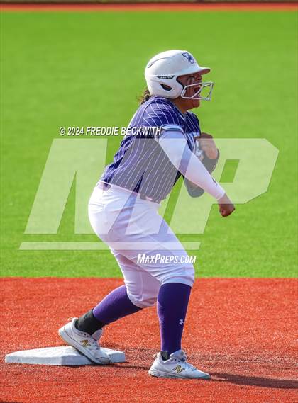 Thumbnail 1 in Guyer vs. Weslaco (UIL 6A Softball Semifinal) photogallery.