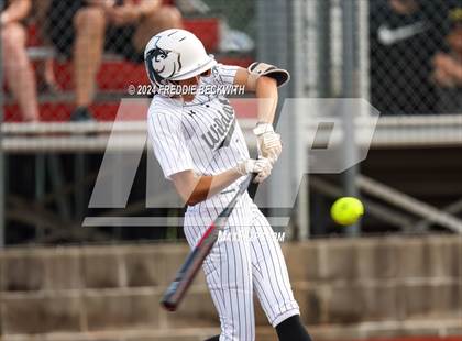 Thumbnail 3 in Guyer vs. Weslaco (UIL 6A Softball Semifinal) photogallery.