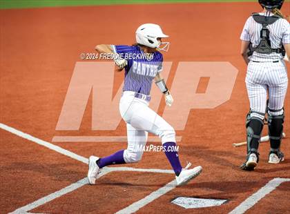 Thumbnail 2 in Guyer vs. Weslaco (UIL 6A Softball Semifinal) photogallery.