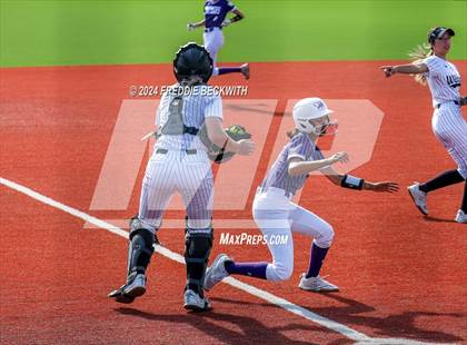 Thumbnail 1 in Guyer vs. Weslaco (UIL 6A Softball Semifinal) photogallery.