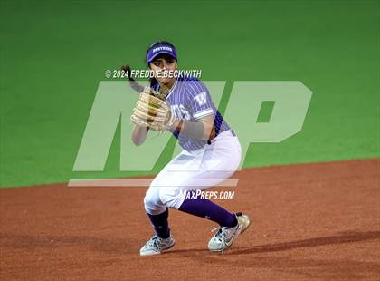 Thumbnail 1 in Guyer vs. Weslaco (UIL 6A Softball Semifinal) photogallery.