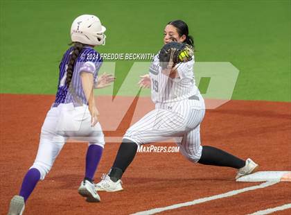 Thumbnail 1 in Guyer vs. Weslaco (UIL 6A Softball Semifinal) photogallery.