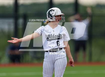 Thumbnail 3 in Guyer vs. Weslaco (UIL 6A Softball Semifinal) photogallery.