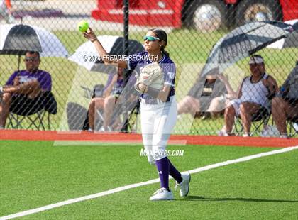 Thumbnail 2 in Guyer vs. Weslaco (UIL 6A Softball Semifinal) photogallery.