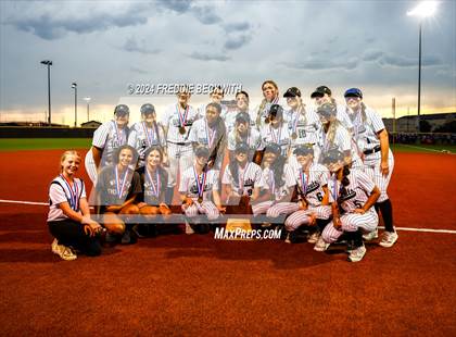 Thumbnail 2 in Guyer vs. Weslaco (UIL 6A Softball Semifinal) photogallery.