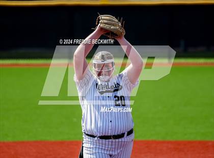 Thumbnail 2 in Guyer vs. Weslaco (UIL 6A Softball Semifinal) photogallery.