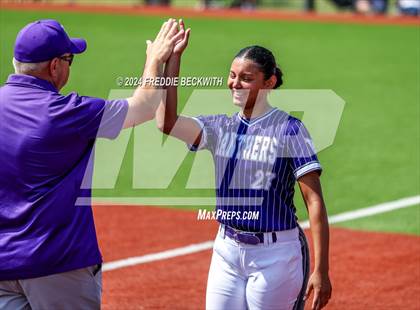 Thumbnail 1 in Guyer vs. Weslaco (UIL 6A Softball Semifinal) photogallery.