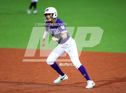 Thumbnail 2 in Guyer vs. Weslaco (UIL 6A Softball Semifinal) photogallery.