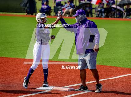 Thumbnail 2 in Guyer vs. Weslaco (UIL 6A Softball Semifinal) photogallery.