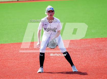 Thumbnail 1 in Guyer vs. Weslaco (UIL 6A Softball Semifinal) photogallery.