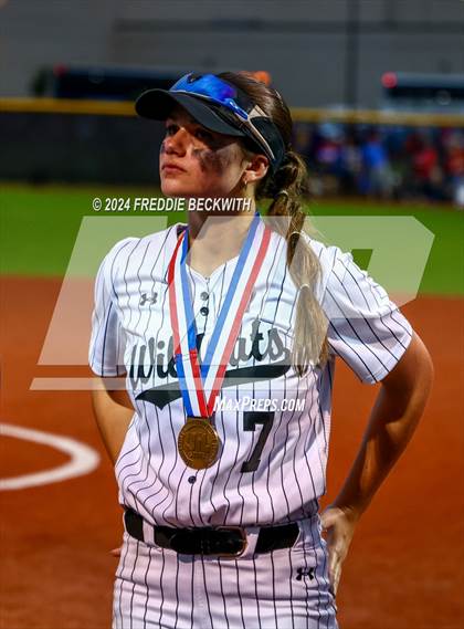 Thumbnail 1 in Guyer vs. Weslaco (UIL 6A Softball Semifinal) photogallery.