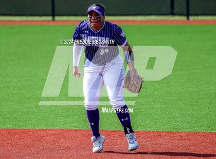 Thumbnail 1 in Guyer vs. Weslaco (UIL 6A Softball Semifinal) photogallery.