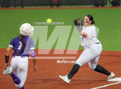 Thumbnail 2 in Guyer vs. Weslaco (UIL 6A Softball Semifinal) photogallery.
