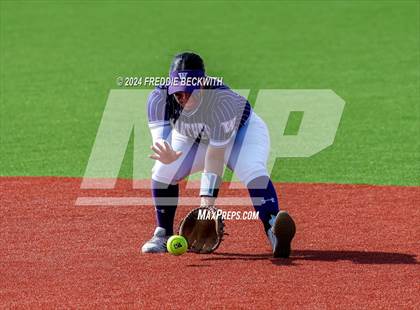 Thumbnail 2 in Guyer vs. Weslaco (UIL 6A Softball Semifinal) photogallery.
