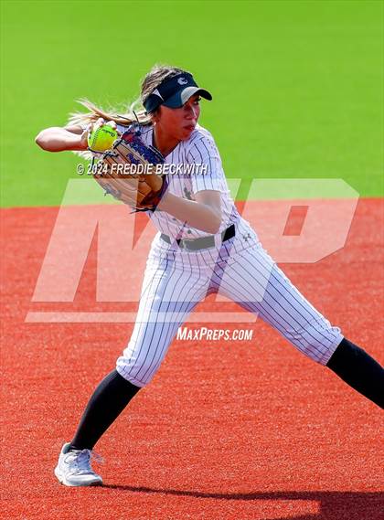 Thumbnail 1 in Guyer vs. Weslaco (UIL 6A Softball Semifinal) photogallery.