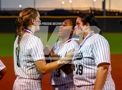 Thumbnail 3 in Guyer vs. Weslaco (UIL 6A Softball Semifinal) photogallery.