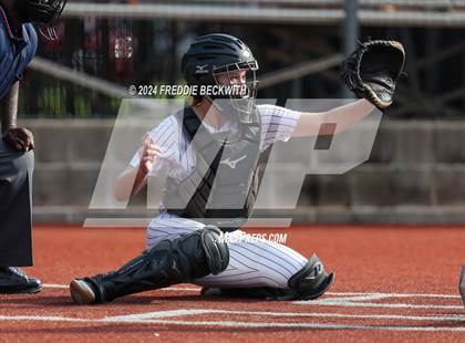 Thumbnail 2 in Guyer vs. Weslaco (UIL 6A Softball Semifinal) photogallery.