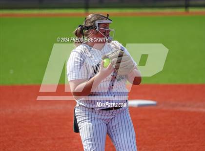 Thumbnail 2 in Guyer vs. Weslaco (UIL 6A Softball Semifinal) photogallery.