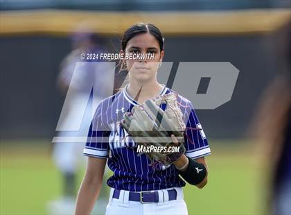 Thumbnail 1 in Guyer vs. Weslaco (UIL 6A Softball Semifinal) photogallery.