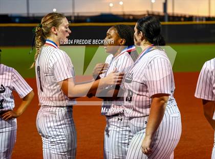 Thumbnail 2 in Guyer vs. Weslaco (UIL 6A Softball Semifinal) photogallery.