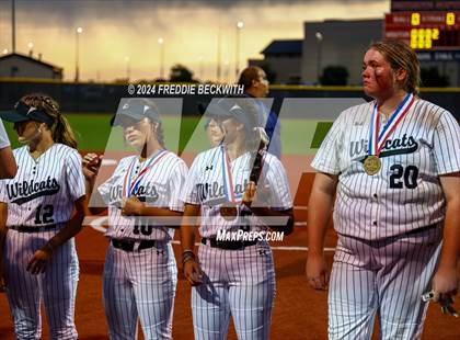 Thumbnail 3 in Guyer vs. Weslaco (UIL 6A Softball Semifinal) photogallery.