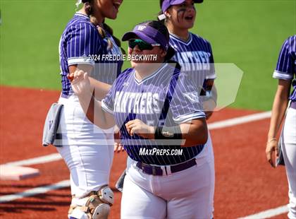 Thumbnail 1 in Guyer vs. Weslaco (UIL 6A Softball Semifinal) photogallery.