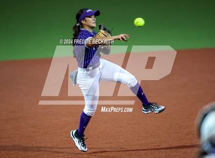 Thumbnail 2 in Guyer vs. Weslaco (UIL 6A Softball Semifinal) photogallery.