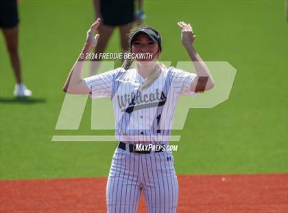 Thumbnail 1 in Guyer vs. Weslaco (UIL 6A Softball Semifinal) photogallery.