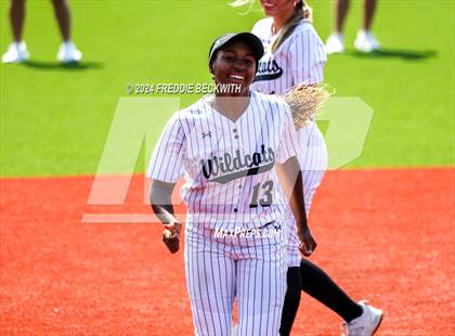 Thumbnail 3 in Guyer vs. Weslaco (UIL 6A Softball Semifinal) photogallery.