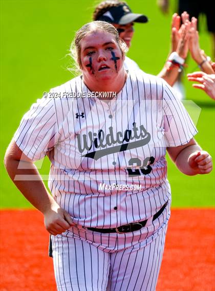 Thumbnail 3 in Guyer vs. Weslaco (UIL 6A Softball Semifinal) photogallery.