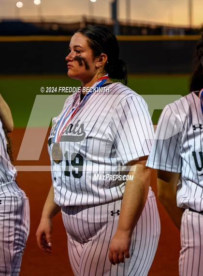 Thumbnail 3 in Guyer vs. Weslaco (UIL 6A Softball Semifinal) photogallery.