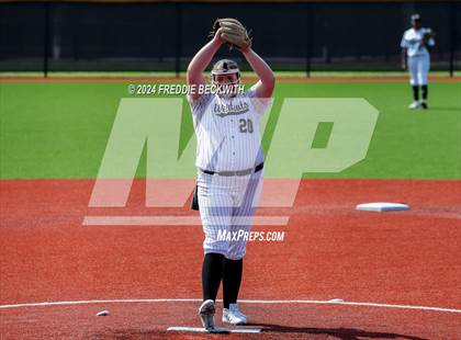 Thumbnail 1 in Guyer vs. Weslaco (UIL 6A Softball Semifinal) photogallery.