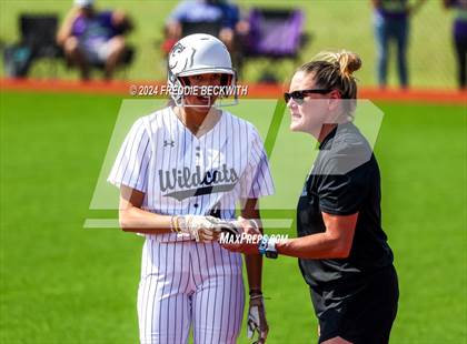 Thumbnail 2 in Guyer vs. Weslaco (UIL 6A Softball Semifinal) photogallery.
