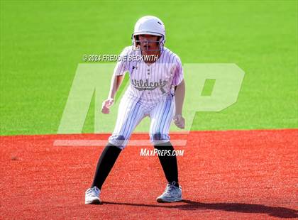 Thumbnail 1 in Guyer vs. Weslaco (UIL 6A Softball Semifinal) photogallery.