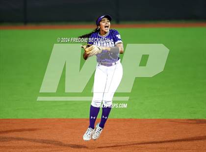 Thumbnail 2 in Guyer vs. Weslaco (UIL 6A Softball Semifinal) photogallery.