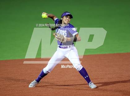 Thumbnail 1 in Guyer vs. Weslaco (UIL 6A Softball Semifinal) photogallery.