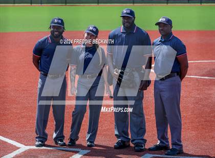 Thumbnail 2 in Guyer vs. Weslaco (UIL 6A Softball Semifinal) photogallery.