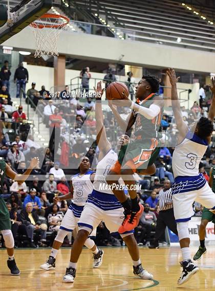 Thumbnail 1 in Morgan Park vs. Curie (CPHSAA Semifinal) photogallery.