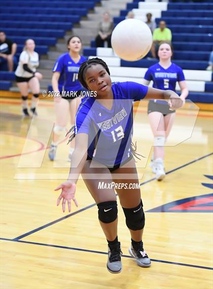 Thumbnail 3 in Centennial vs. Westview - AIA 5A Play-In photogallery.